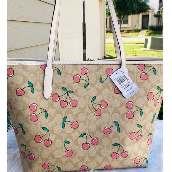 Last one New 🎀 Coach City Tote In Signature Canvas With Pink Cherry Print - Picture 3 of 9